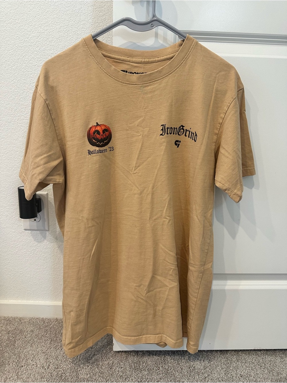 Tan Halloween '23 Graphic Short Sleeve Tee